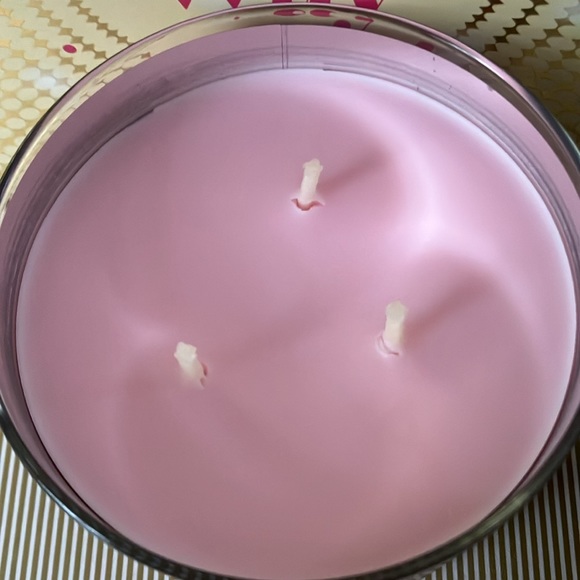 🕯️Bath and Body Works A Thousand Wishes 3-Wick Candle NWT ‼️ - Picture 3 of 4